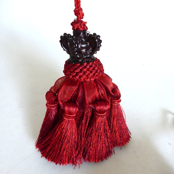 NEW 5” DECORATIVE ACCENT ROYAL CROWN TOPPED RED BURGUNDY BEADED RIBBON TASSEL - Picture 3 of 9